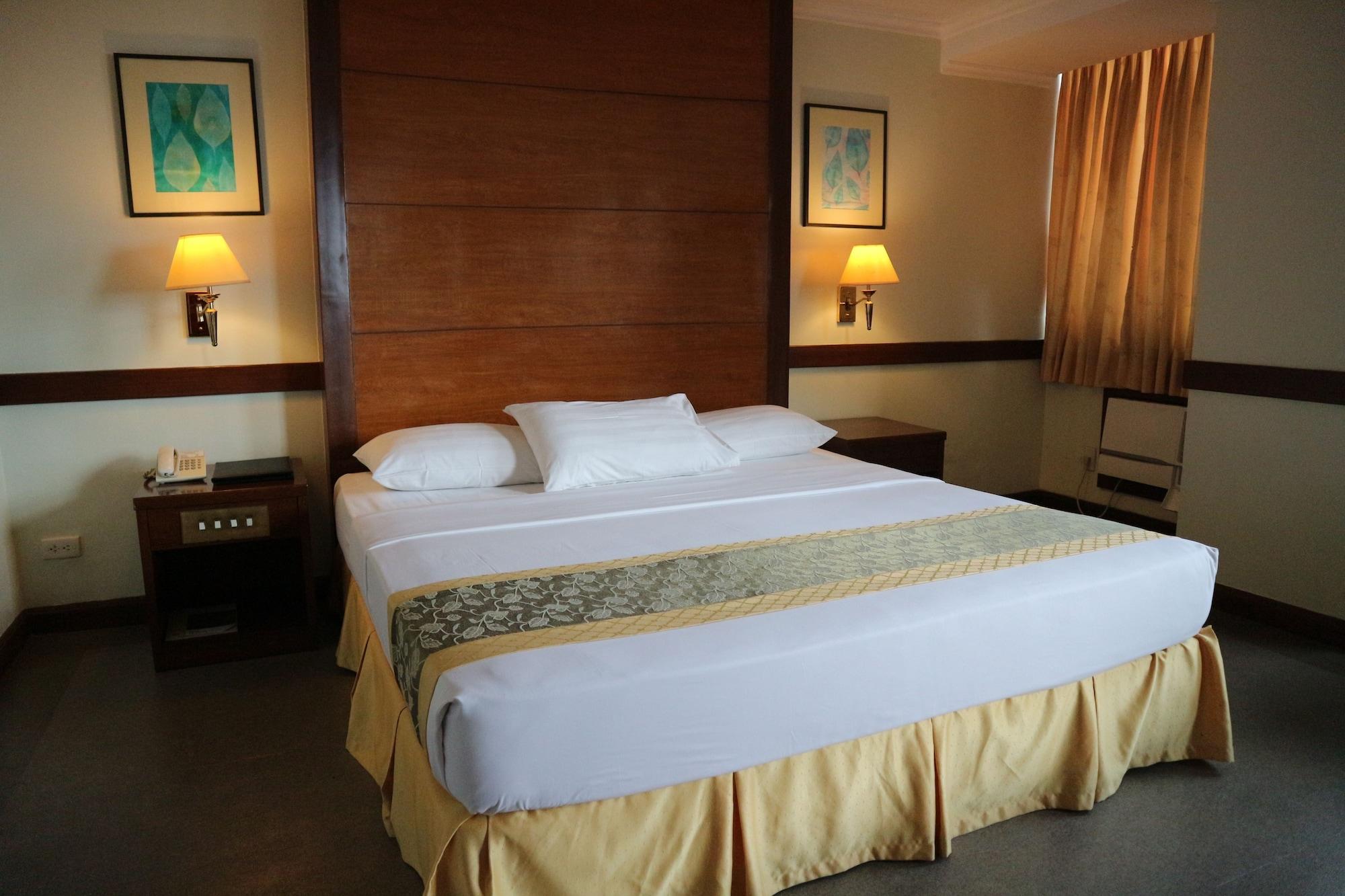 Iloilo Business Hotel Exterior photo