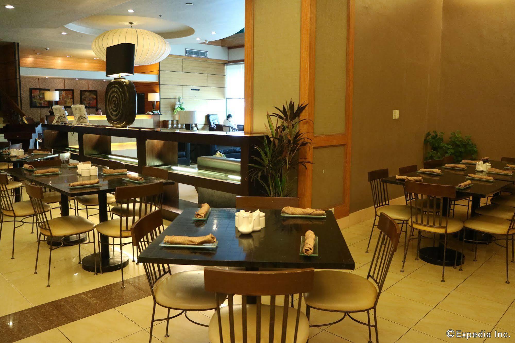 Iloilo Business Hotel Exterior photo
