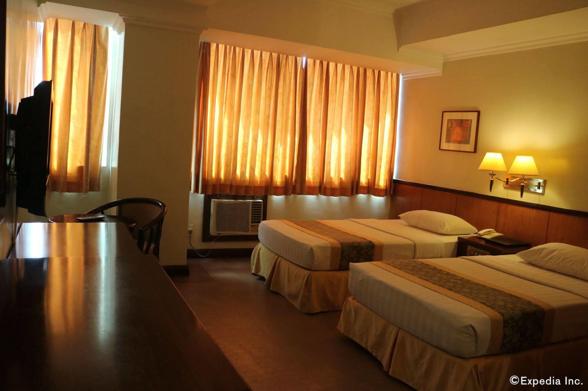 Iloilo Business Hotel Exterior photo