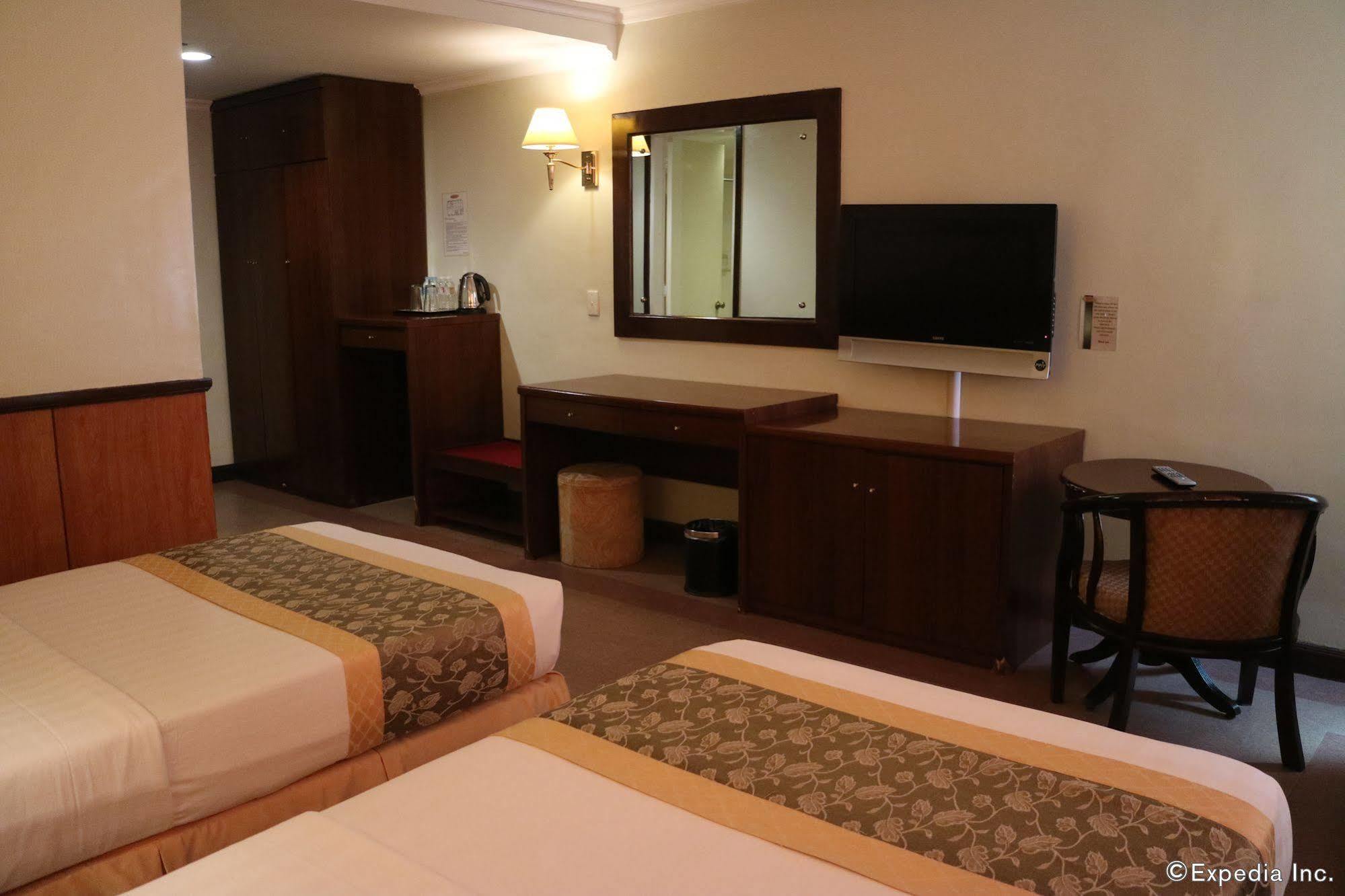 Iloilo Business Hotel Exterior photo