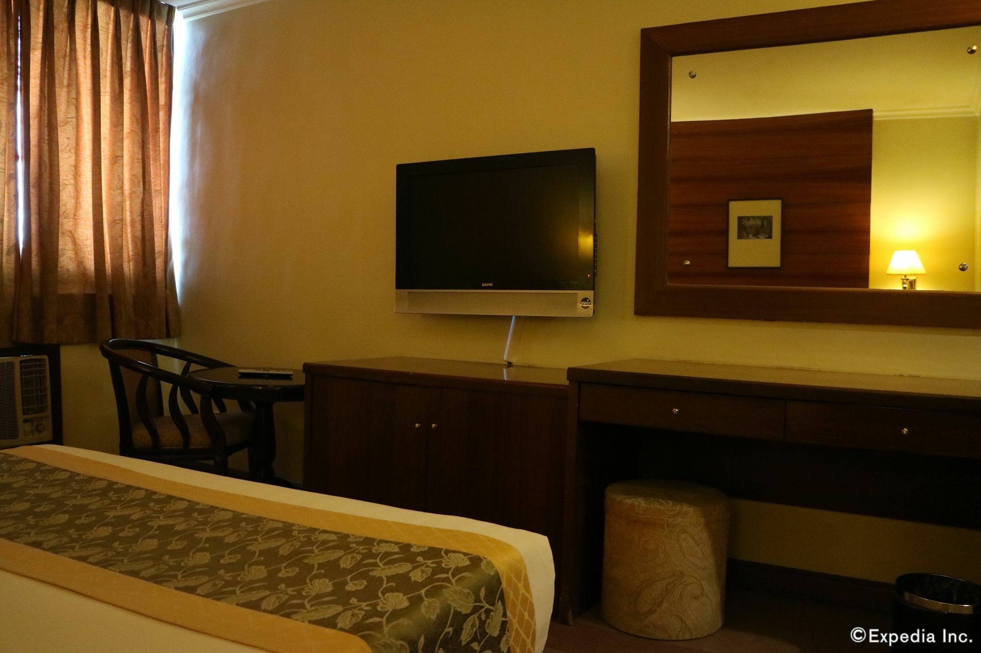 Iloilo Business Hotel Exterior photo